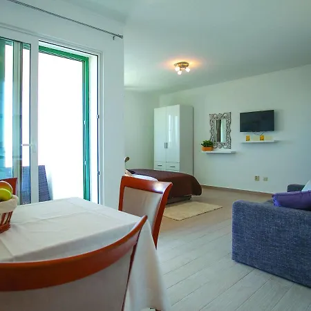 Charming In Cara With Swimming Pool Holiday home Zavalatica