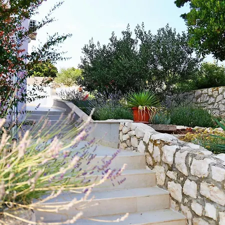 Holiday home Charming In Cara With Swimming Pool