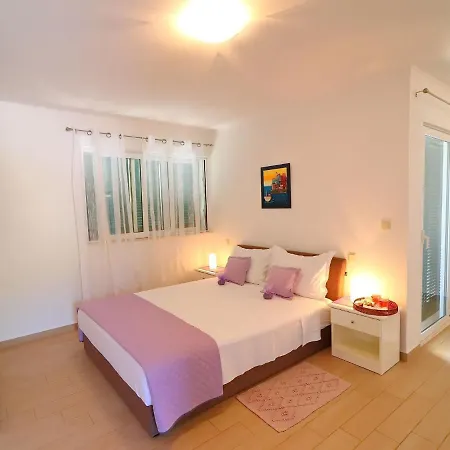 Charming In Cara With Swimming Pool Hébergement de vacances *